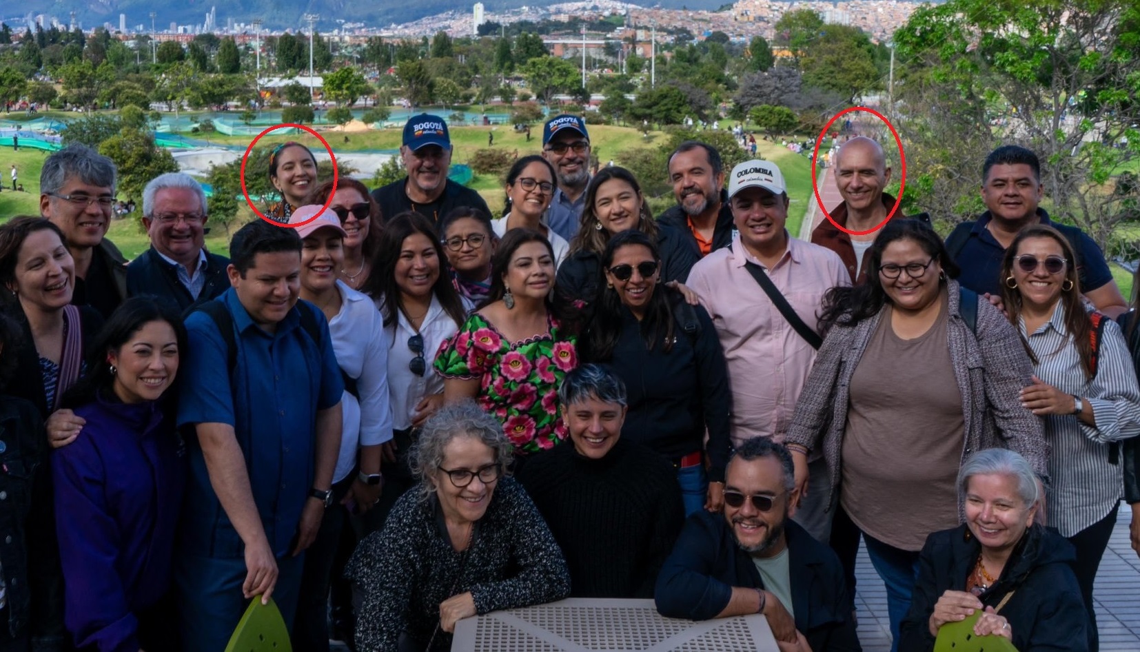 El presidente del Consejo Ciudadano (Morenista) para la Seguridad y la Justicia, Salvador Guerrero Chiprés anda de ‘colado’ en Santa Fe de Bogotá, Colombia, con su jefa de Gobierno electa, Clara Brugada, y los alcaldes de ese partido también. FOTO: X / Clara Brugada