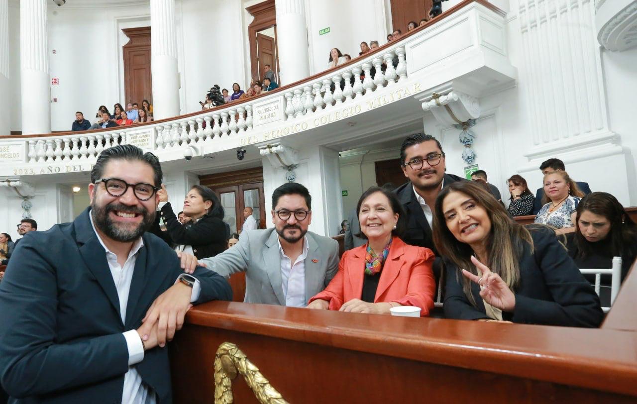 A MC le falta definición. No está en condiciones de ganar una sola Alcaldía, ni diputación en 2027 en la CDMX, y habrá que estar a la expectativa de si harán alianza con Morena, contra Morena, o serán esquiroles de Morena. Ya se verá. FOTOS: Especial