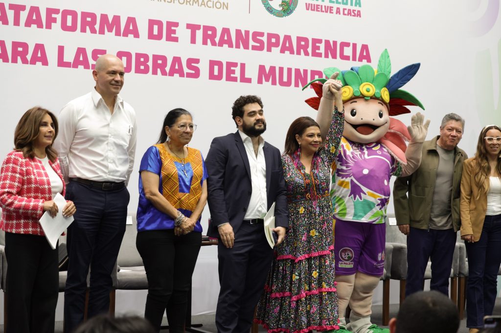 La plataforma se nutrirá progresivamente con información de las más de 2 mil obras que se realizan en la capital del país y tiene como propósito rendir cuentas claras sobre el ejercicio de los recursos públicos, así como transparentar las inversiones históricas que se llevan a cabo en beneficio de la población.  FOTOS: ESpecial