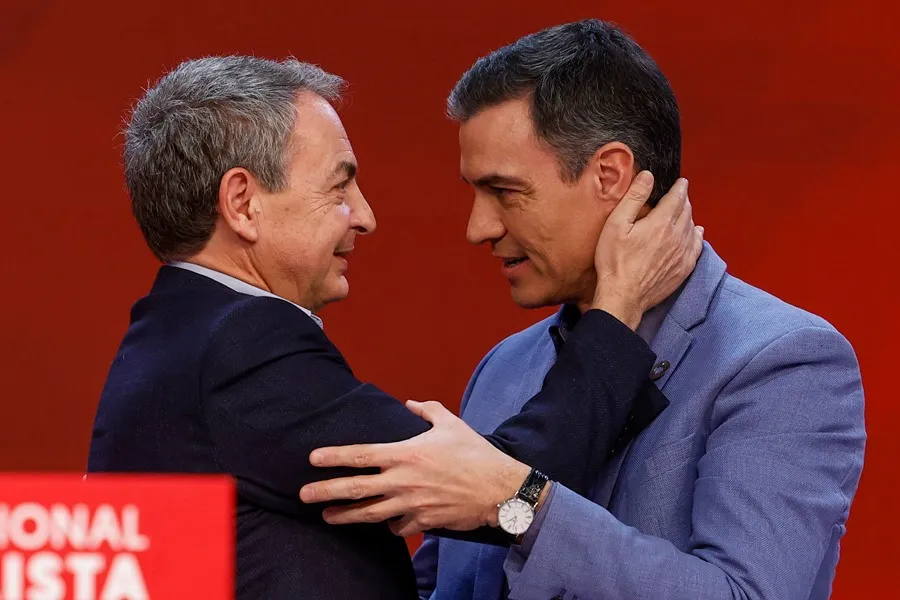 Este martes, el juzgado central de instrucción número 4 de la Audiencia Nacional de España notificó al expresidente, José Luis Rodríguez Zapatero su imputación como investigado por tráfico de influencias, blanqueo de capitales, falsedad documental y organización criminal en el caso del rescate (con 53 millones de euros) de la línea aérea Plus Ultra.