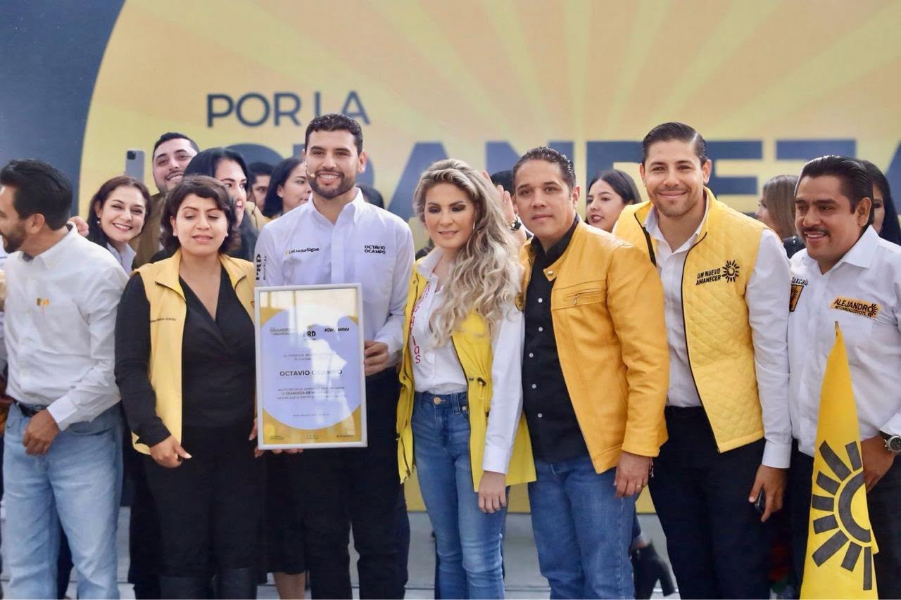 La presidenta del PRD Ciudad de México, Nora Arias participó este fin de semana en una importante reunión del Bloque Nacional del PRD, que aglutina a 10 dirigentes estatales. Fue en Michoacán, donde el presidente estatal, Octavio Ocampo Córdova se destapó para competir por la gubernatura de la entidad. FOTOS: Especial